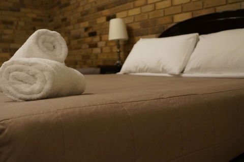 Magdala Motor Lodge & Lakeside Restaurant - Nambucca Heads Accommodation 1