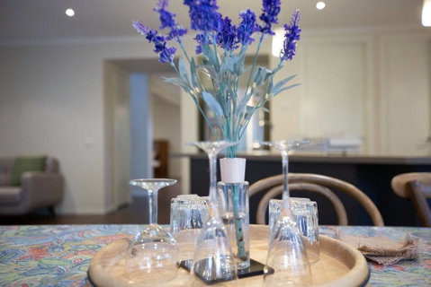 Magnificent Lux Stay@Mont Albert 4BR/WIFI/Garage - Nambucca Heads Accommodation 1