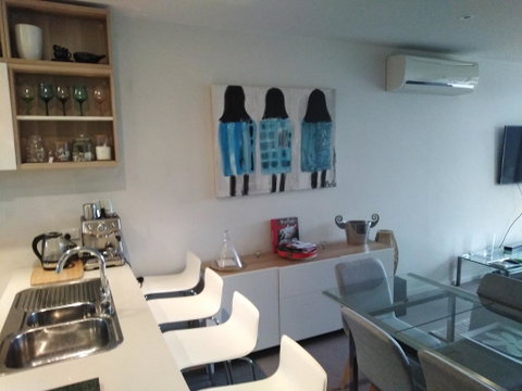 Marina View Apartment On The Maribyrnong River, Melbourne - Nambucca Heads Accommodation 2