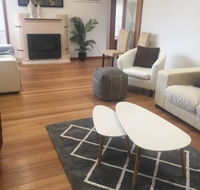 Melbourne delightful  comfortable home. Sleeps 10. Walk to train. 17 km from CBD. - Nambucca Heads Accommodation