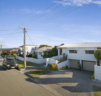 Minutes walk to Peregian Beach and surf - Unit 1/28 Pelican Street - Nambucca Heads Accommodation