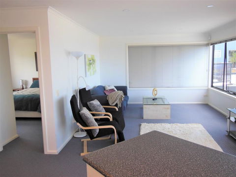 Modern Hobart Apartment With Stunning Views - Nambucca Heads Accommodation 3