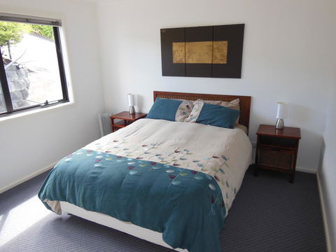 Modern Hobart Apartment With Stunning Views - Nambucca Heads Accommodation 1