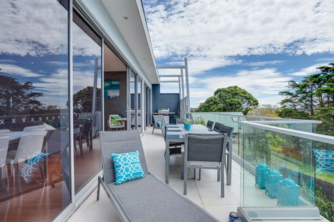 Modern McCrae Beauty - Nambucca Heads Accommodation 0