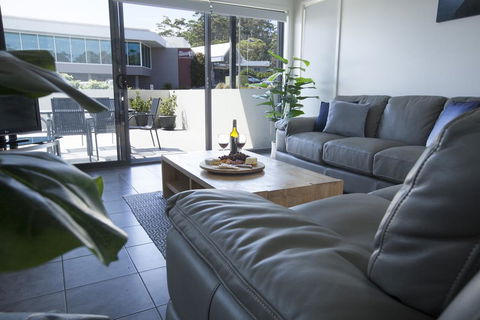 Mollymook Luxury Beachfront Apartment 3 - Nambucca Heads Accommodation 3