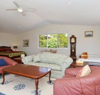 Morisset Waterfront 1bdr Studio looking over Trinity Marina - Nambucca Heads Accommodation