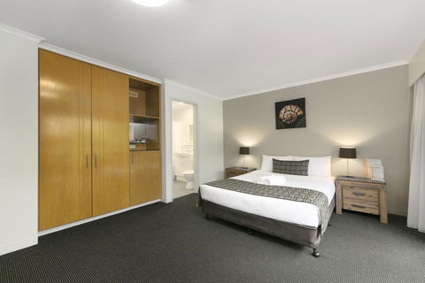Mt Ommaney Hotel Apartments - Nambucca Heads Accommodation 0