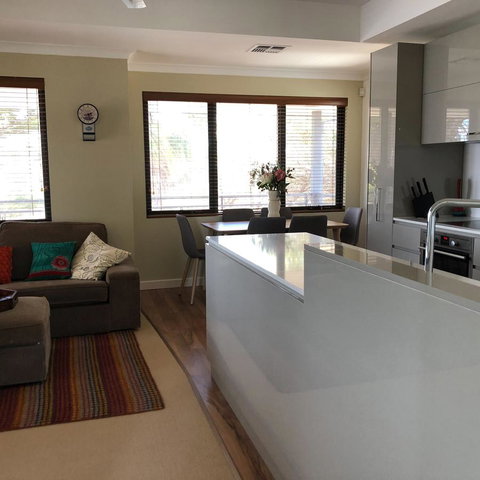 Mullaloo Beachfront Retreat - Nambucca Heads Accommodation 4
