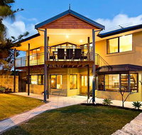 Mullaloo Beachfront Retreat - Nambucca Heads Accommodation