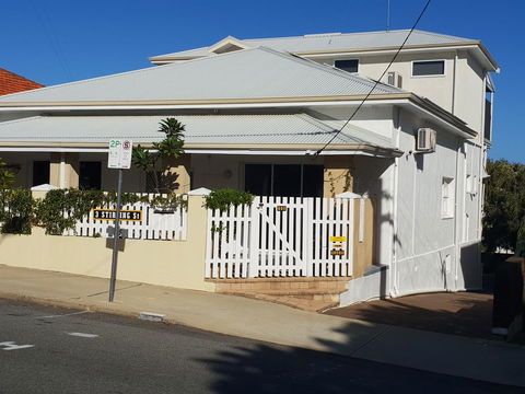Stirling Apartments - Studio 1 - Nambucca Heads Accommodation 2