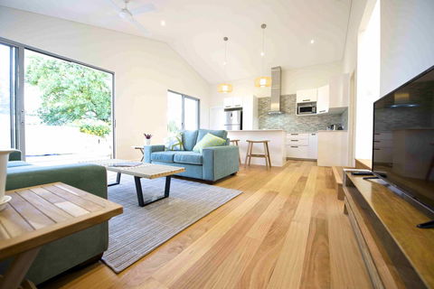 Sunny Blinco Street House - Nambucca Heads Accommodation 1