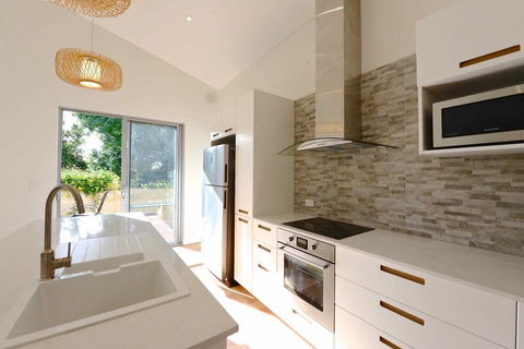Sunny Blinco Street House - Nambucca Heads Accommodation 3