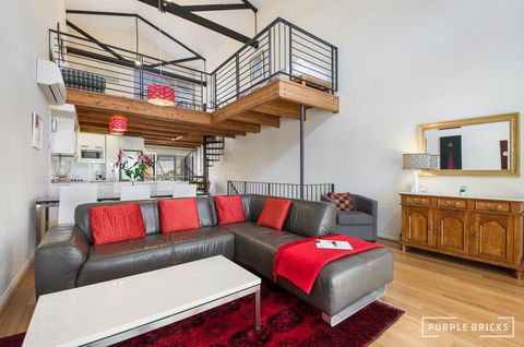 Spacious Central Townhouse - Nambucca Heads Accommodation 2