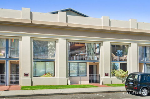 Spacious Central Townhouse - Nambucca Heads Accommodation 11