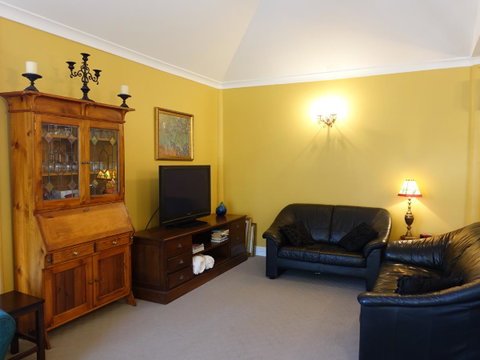 The Blacksmiths Cottage - Nambucca Heads Accommodation 11