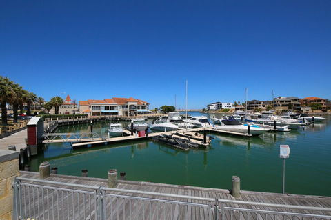 Studio Style Mindarie Marina - Nambucca Heads Accommodation 10