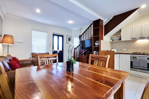 Fremantle Townhouse Unit 6 - Nambucca Heads Accommodation 0