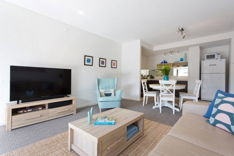Beachside Living - South Fremantle - Nambucca Heads Accommodation 1