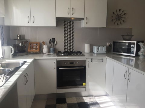 Bright & Beautiful Home On The Hills! - Nambucca Heads Accommodation 14