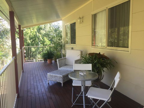 Bright & Beautiful Home On The Hills! - Nambucca Heads Accommodation 3