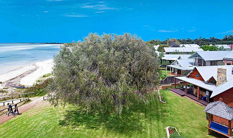 Beach House Dunsborough - Nambucca Heads Accommodation 1