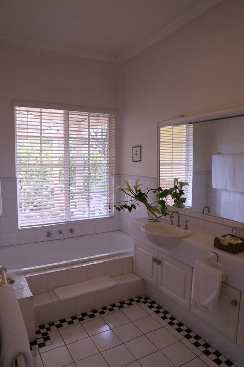 Two Sisters Chalets - Nambucca Heads Accommodation 19