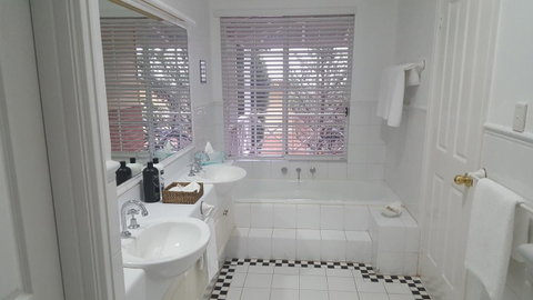 Two Sisters Chalets - Nambucca Heads Accommodation 36