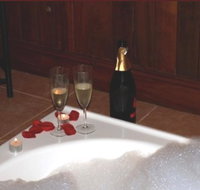 Pemberton Old Picture Theatre Holiday Apartments - Nambucca Heads Accommodation