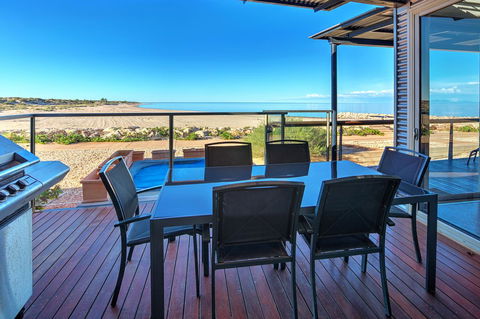 Mantarays Ningaloo Beach Resort - Nambucca Heads Accommodation 6