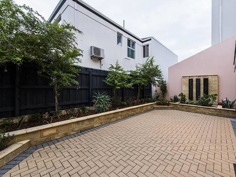 Highgate Modern Home (4 Mins To Perth City) - Nambucca Heads Accommodation 20