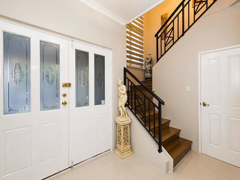 Highgate Modern Home (4 Mins To Perth City) - Nambucca Heads Accommodation 21