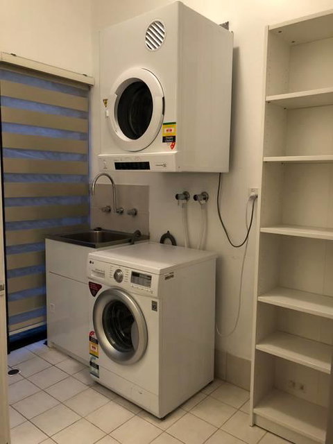 Highgate Modern Home (4 Mins To Perth City) - Nambucca Heads Accommodation 15