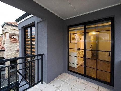 Highgate Modern Home (4 Mins To Perth City) - Nambucca Heads Accommodation 0