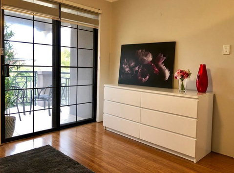 Highgate Modern Home (4 Mins To Perth City) - Nambucca Heads Accommodation 16