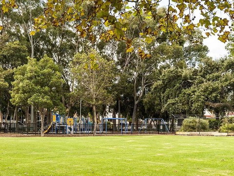 Highgate Modern Home (4 Mins To Perth City) - Nambucca Heads Accommodation 22