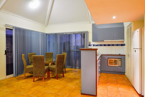 Osprey Holiday Village Unit 119 - Nambucca Heads Accommodation 4