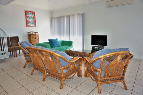 Osprey Holiday Village Unit 120 - Plenty Of Room For A Large Family - Nambucca Heads Accommodation 2