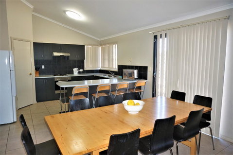 9 Krait Street - Perfect For Large Groups Or Families Alike - Nambucca Heads Accommodation 4