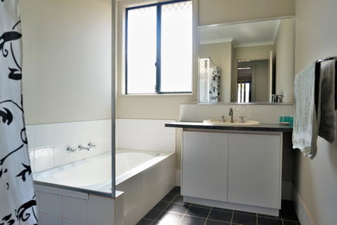 9 Krait Street - Perfect For Large Groups Or Families Alike - Nambucca Heads Accommodation 11
