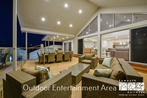 27 Kestrel Place - With Pool And Jetty - Nambucca Heads Accommodation 17