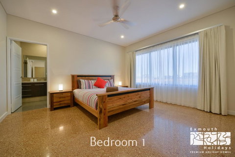 27 Kestrel Place - With Pool And Jetty - Nambucca Heads Accommodation 7