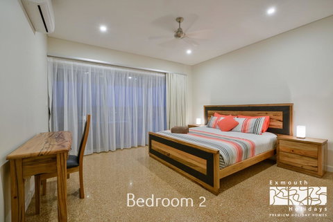 27 Kestrel Place - With Pool And Jetty - Nambucca Heads Accommodation 9