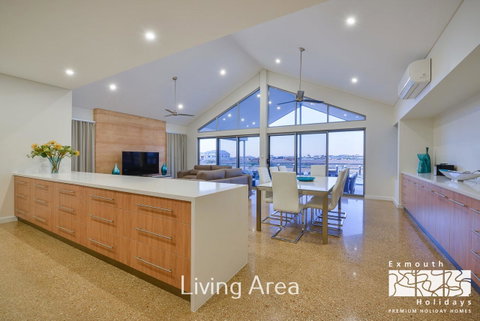 27 Kestrel Place - With Pool And Jetty - Nambucca Heads Accommodation 5