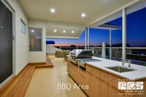 27 Kestrel Place - With Pool And Jetty - Nambucca Heads Accommodation 18