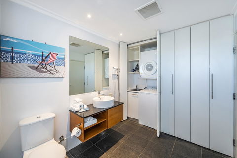 A 406 FANTASTIC OCEAN BEACH And MARINA VIEW APT - MANDURAH - Nambucca Heads Accommodation 15