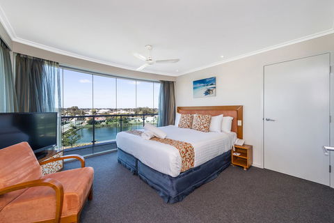A 406 FANTASTIC OCEAN BEACH And MARINA VIEW APT - MANDURAH - Nambucca Heads Accommodation 12