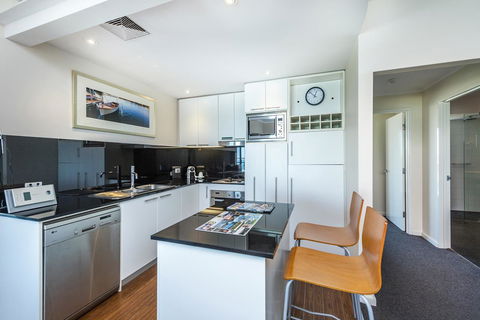 A 406 FANTASTIC OCEAN BEACH And MARINA VIEW APT - MANDURAH - Nambucca Heads Accommodation 19