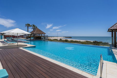 A 406 FANTASTIC OCEAN BEACH And MARINA VIEW APT - MANDURAH - Nambucca Heads Accommodation 1