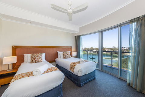 A 406 FANTASTIC OCEAN BEACH And MARINA VIEW APT - MANDURAH - Nambucca Heads Accommodation 17