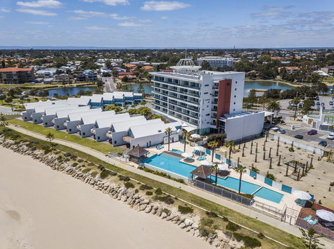 A 406 FANTASTIC OCEAN BEACH And MARINA VIEW APT - MANDURAH - Nambucca Heads Accommodation 7